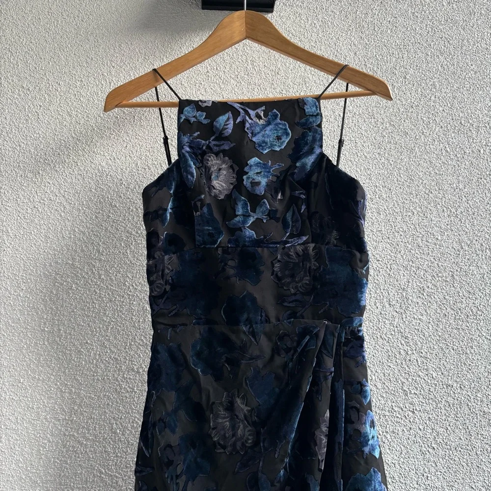 Reformation velvet floral print short knee length dress black, silver & blue XS - Picture 4 of 10